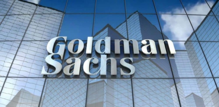 Goldman Sachs réduit ses prévisions pétrolières, une information cruciale pour les marchés