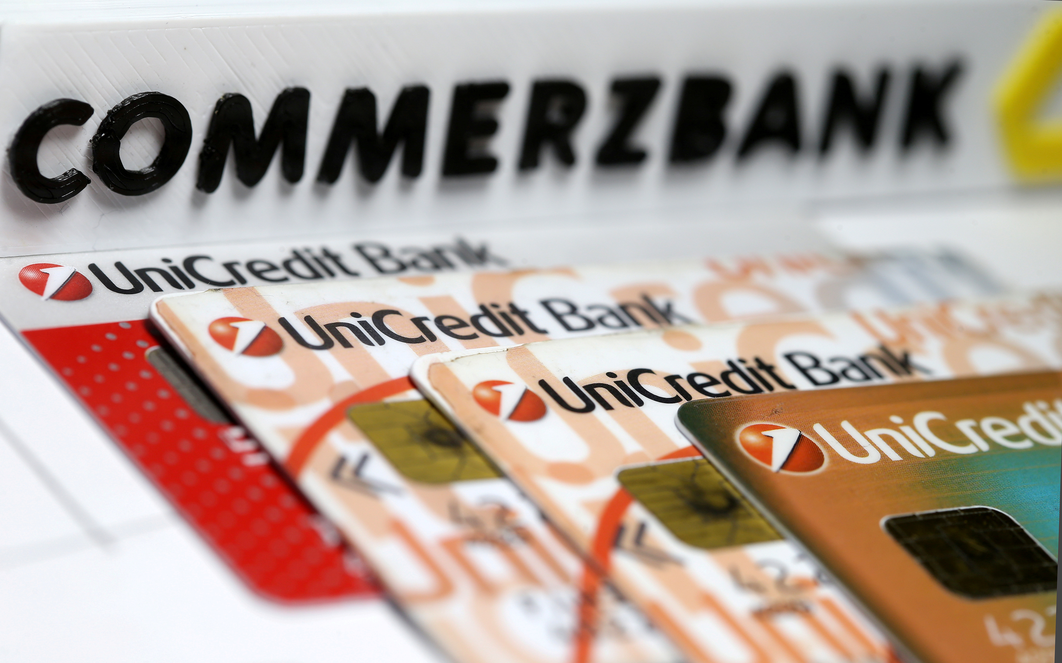 Le projet de fusion UniCredit-Commerzbank gelé